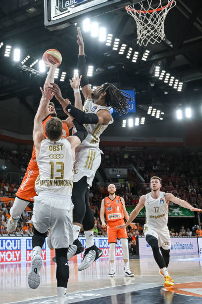 基耶萨的精 基耶萨的精